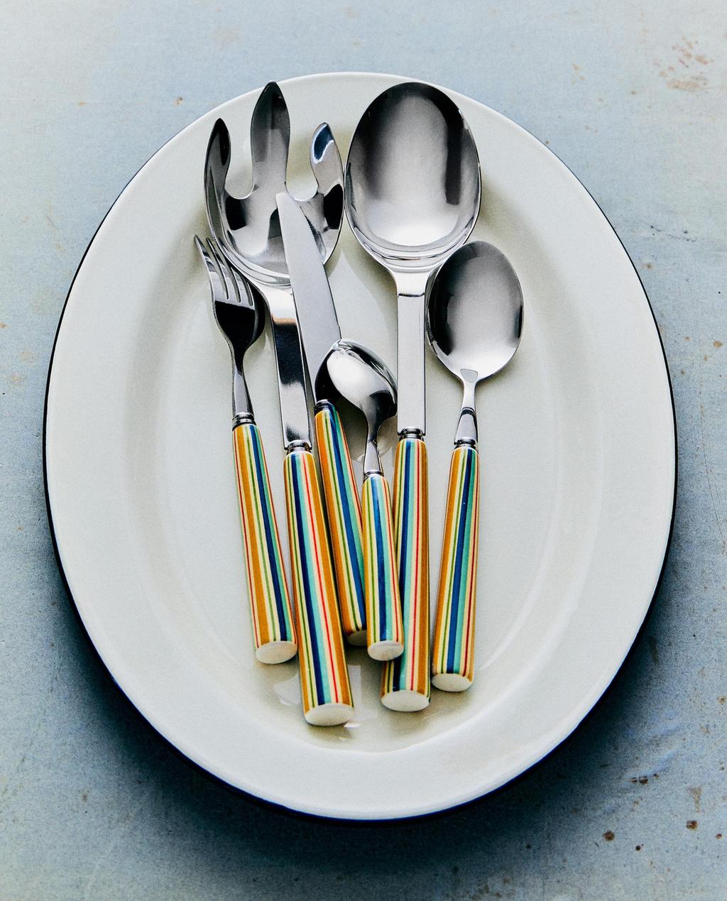 COUVERTS ET PLAT