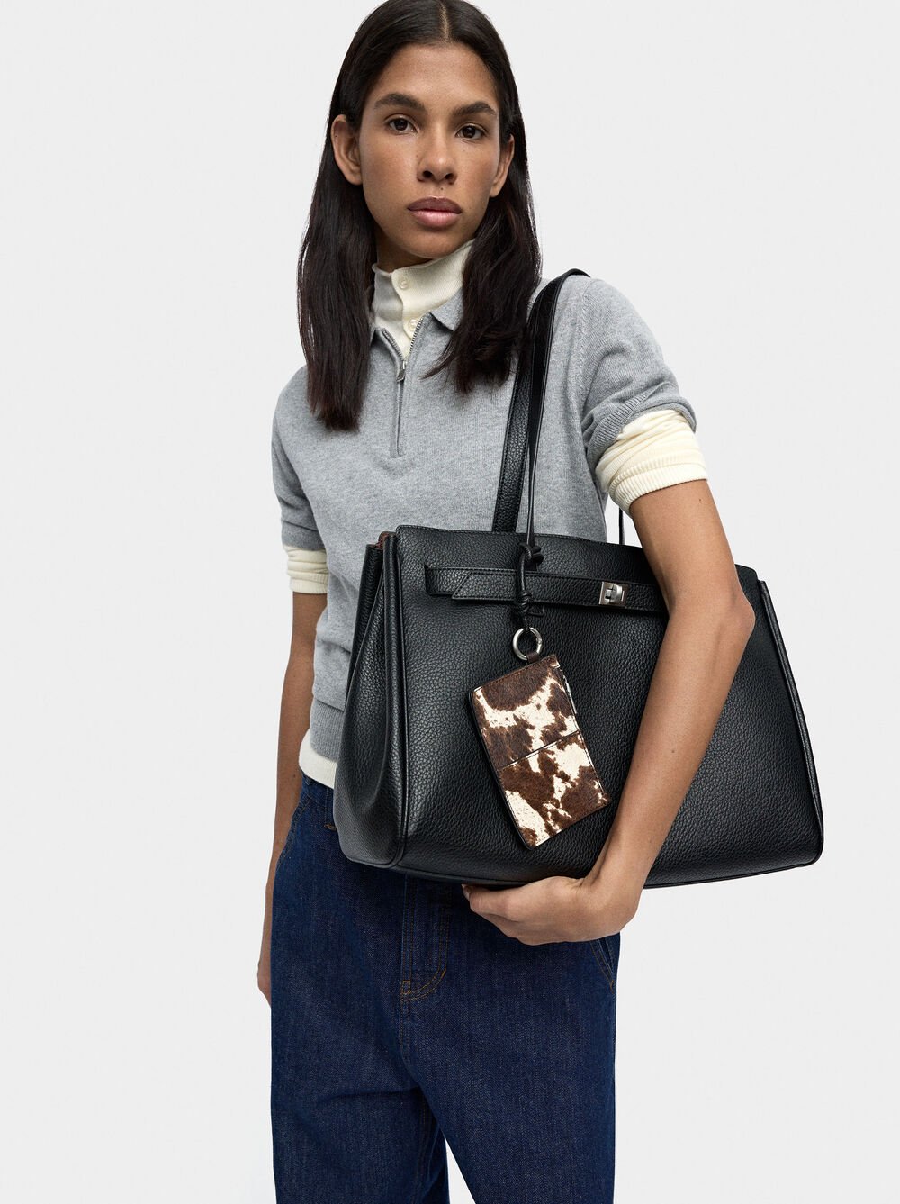 Laptop bag with texture