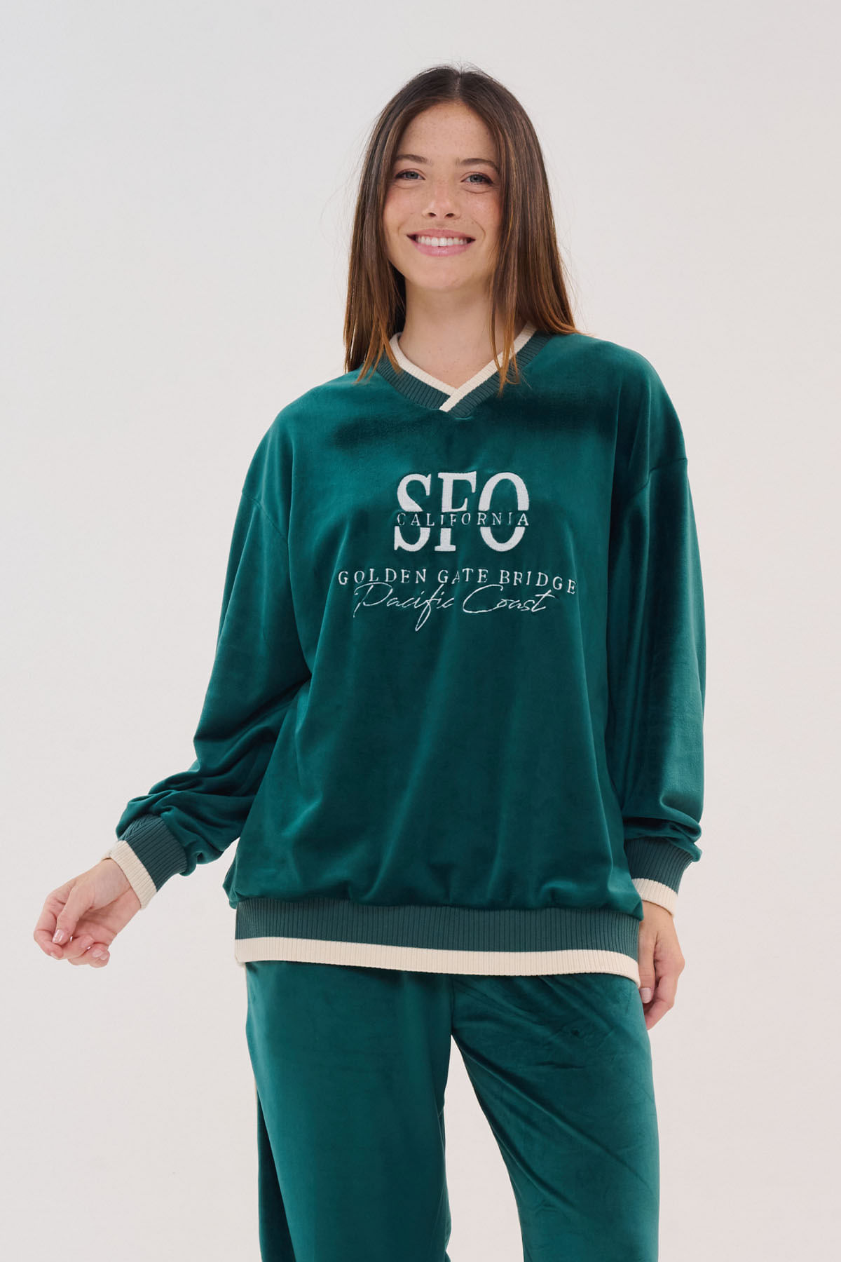 Buzo de plush SFO Cozy
