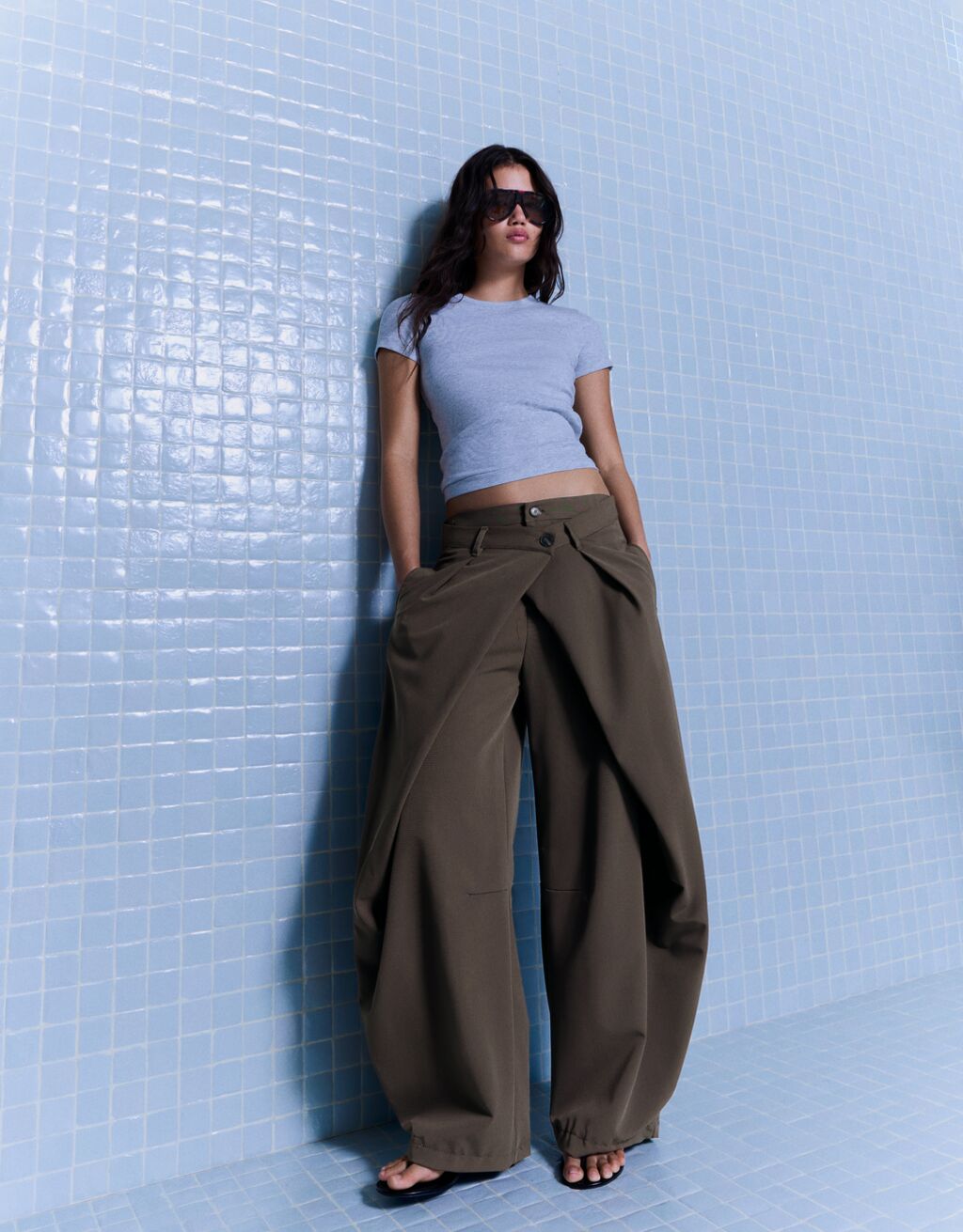 Pantalón pliegues doble botón