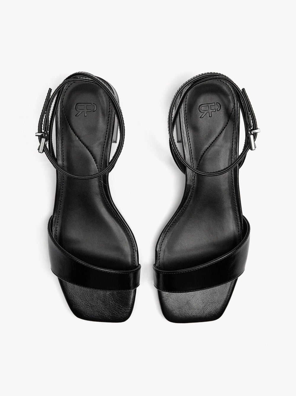 Sandalias de tira ancha con hebilla