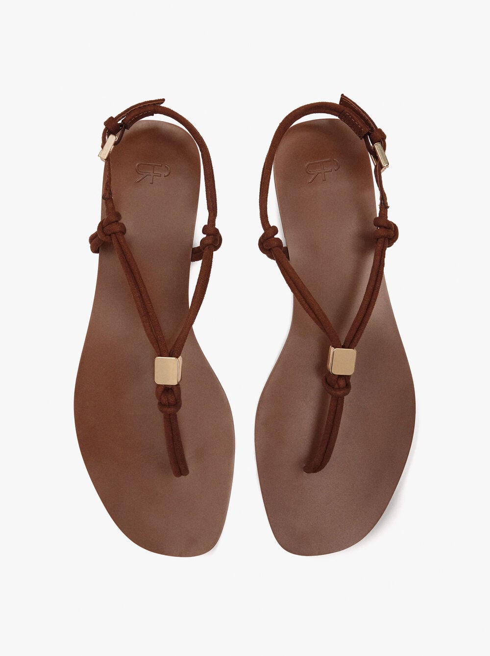 Sandalias planas thong con tiras