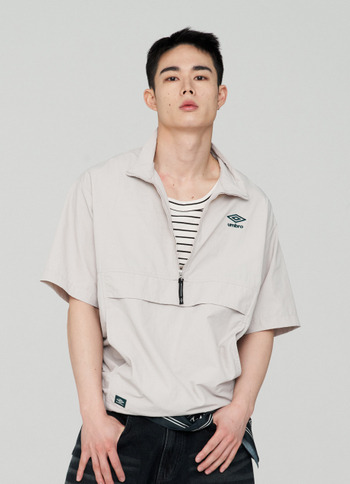 [온라인단독 15%] 클래식 반팔 스탠넥 아노락